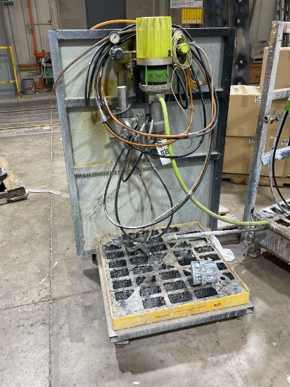 Kremlin Flowmax Finish Pump with Kremlin Xcite Spray Gun, Mounted To Rolling Containment Skid