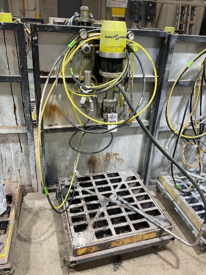 Kremlin Airmix 17F60 Finish Pump with Kremlin Xcite Spray Gun, Mounted To Rolling Containment Skid