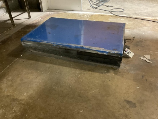 2014 Electric Lift Table, 32" x 48", 1000 Lbs. Capacity,
