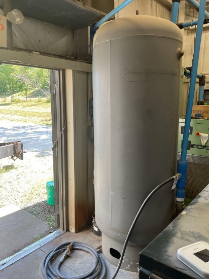 2015 Manchester 400 Gallon Vertical Air Tank