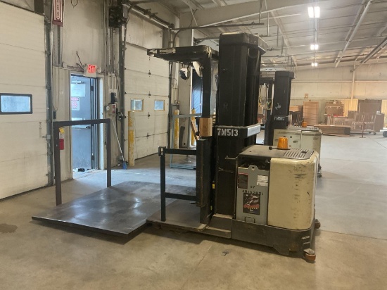 Crown SP Series 3000 Order Picker, 24 Volt, 3678 Hours,