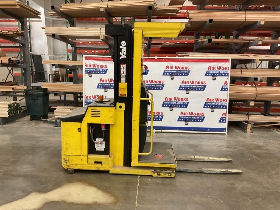 Yale Order Picker, 4616 Hours, 24 Volt