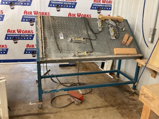 Unique 290-6 Pneumatic Clamp Assembly Table