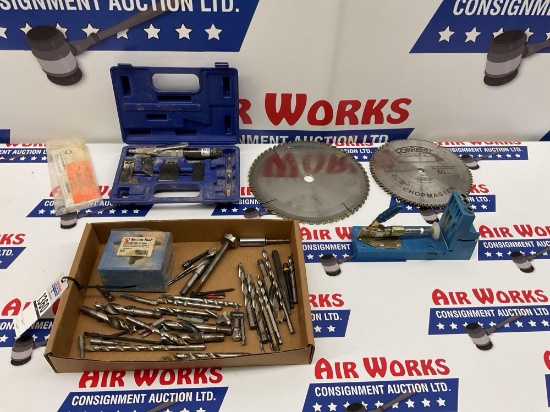 Box Lot, Drill Bits, Saw Blades, Kreg Pocket Hole Jig, Astro Pneumatics Air Scraper