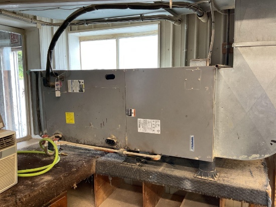2011Tempstar FVM4X6000A1 Air Conditioner, 208/230 Volt 1 Phase, Indoor/ Outdoor Unit