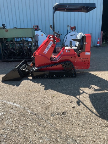 New Unused AGT SDA-140T Compact Track Loader, 15 Hp Gas Engine, Aux. Hyd, GP Bucket, Oil Cooler