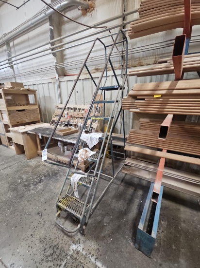 6' Gillis Rolling Ladder