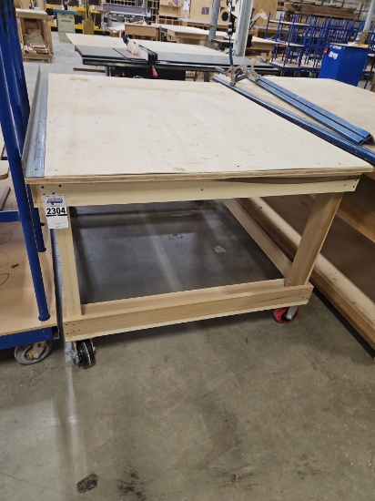 Rolling Wooden Work Bench