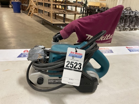 Makita 4x24 Belt Sander 120v