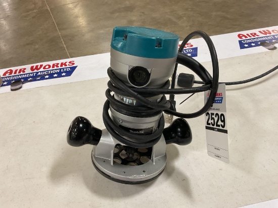 Makita RF1101 Router w/Base