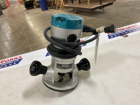 Makita RF1101 Router w/Base