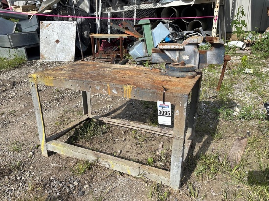 Steel Workbench with Bench Vise