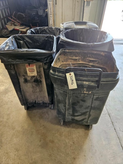 (5) Rubbermaid Commercial Wheeled Plastic Trash Cans, 44â€“50 Gal