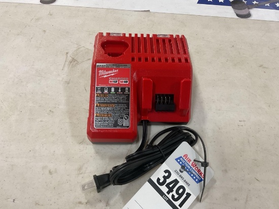 Milwaukee 48-59-1812 M12/M18 Multi-Voltage Battery Charger