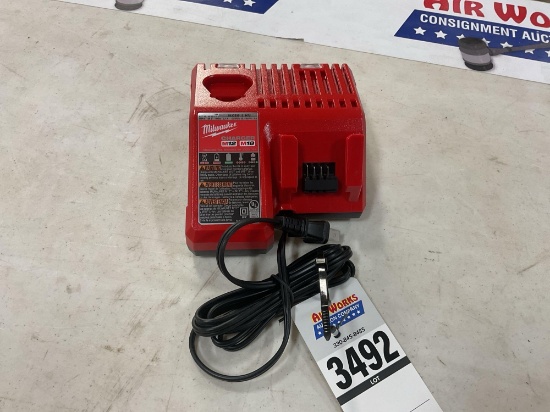 Milwaukee 48-59-1812 M12/M18 Multi-Voltage Battery Charger