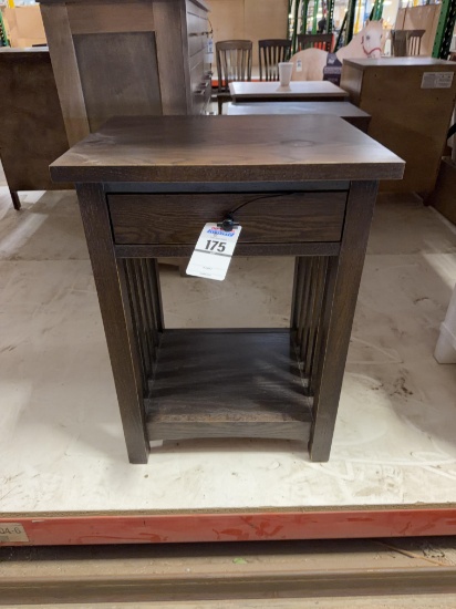 Red Oak 21" Nightstand