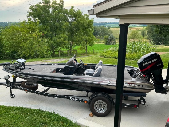 (Inv.30019) 1998 Triton 18' Bass Boat with 2004 Mercury 150 hp 2 Stroke XR6 Motor, Motor Doesn't Run
