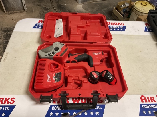 Milwaukee M12 Cordless PVC Shear Kit w/ Charger, Batteries & Case