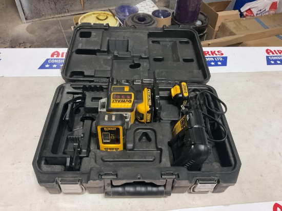 DeWalt 12V Line Laser & Laser Distance Measurer Kit w/ Battery, Charger & Case