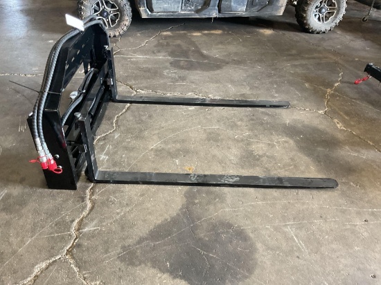 New Unused GIYIHydraulic Skid Steer Pallet Fork Attachment w/ 60" Forks & Adjustable Fork Position
