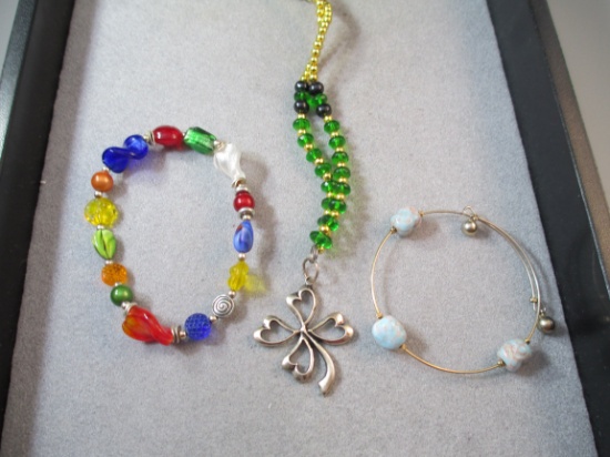 Glass bead jewelry lot