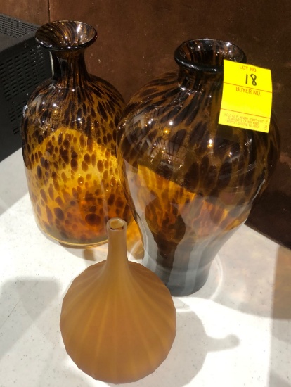 LOT OF 3 VASES