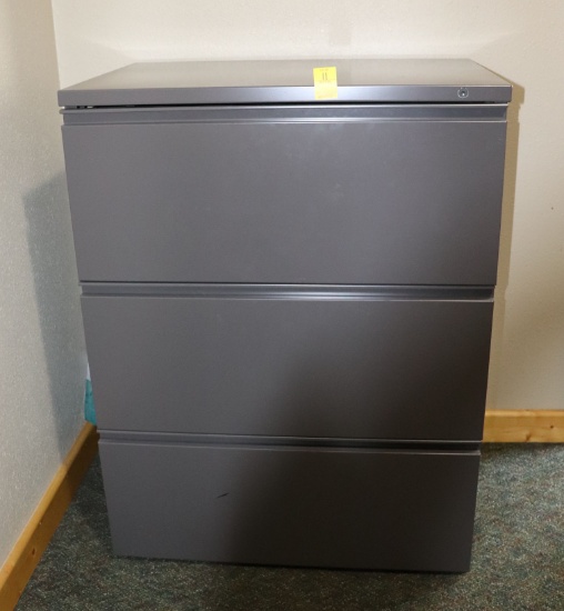 3 Drawer Lateral File Cabinet (29.5"x 19"x 39")