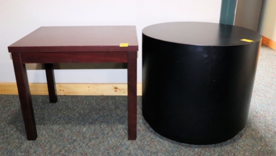 Lot of 2 End Tables, Round (24" x 21.5") Square (24" x 20" x 21")