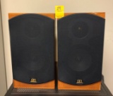 2 Monitor Audio Speaker X $