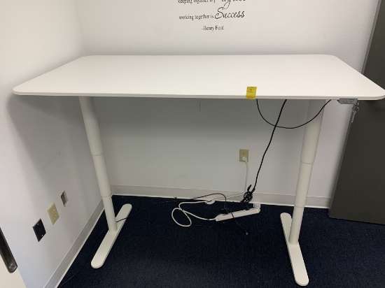 ELECTRIC STANDING DESK