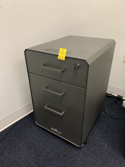 3 DRAWER CABINET ON WHEELS
