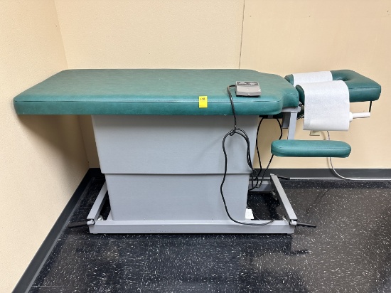 HILL ADJUSTABLE CHIROPRACTIC TABLE (SERIAL HA 041624)