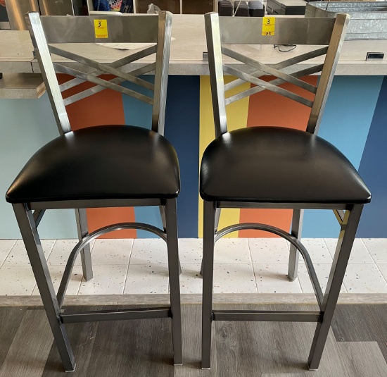 LOT OF 2 COUNTERTOP CHAIRS