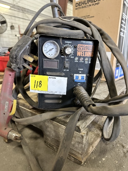 CHICAGO ELECTRIC WELDING (SERIAL #371431723) WELDER