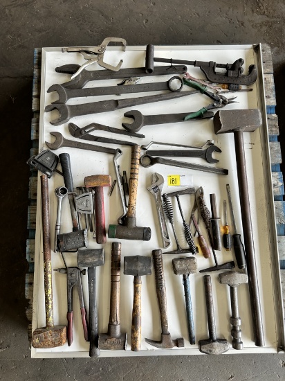 LOT OF ASSORTED TOOLS