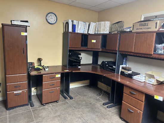 LARGE OFFICE WORK STATION