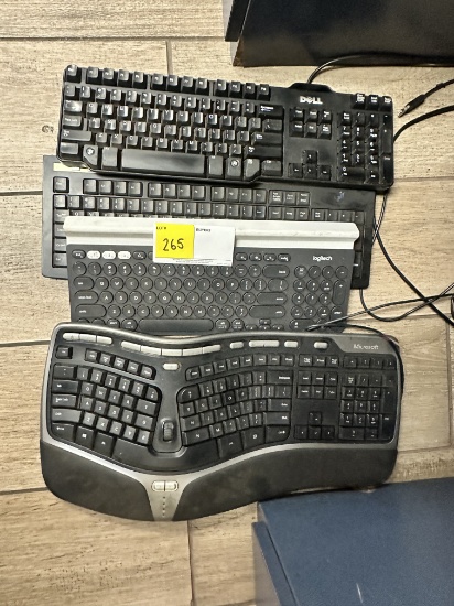 LOT OF 4 KEYBOARDS