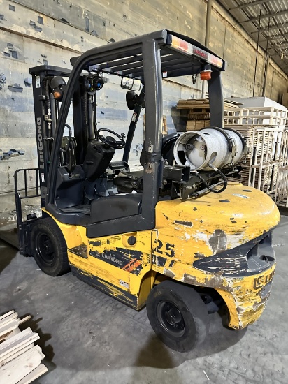 LIUGONG FORKLIFT, MODEL CLG2025H(LPG) WEIGHT 9480 LBS