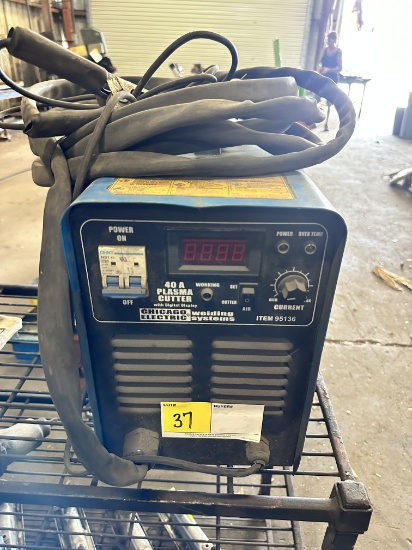 CHICAGO ELECTRIC WELDING SYSTEM 40A PLASMA CUTTER (MODEL 95136)