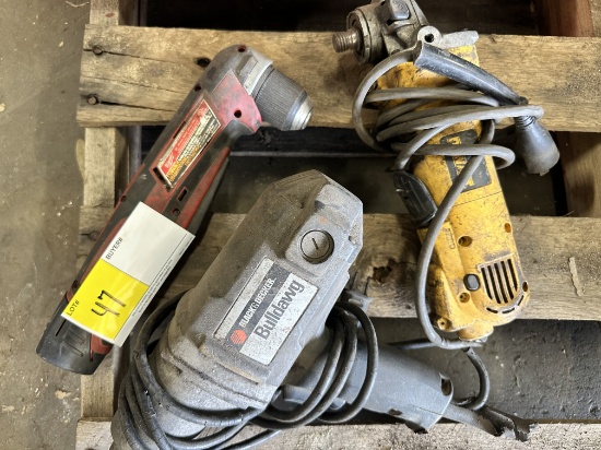 LOT OF 3 TOOLS (MILWAUKEE RIGHT ANGLE DRILL, BLACK AND DECKER DRILL, DEWALT GRINDER)