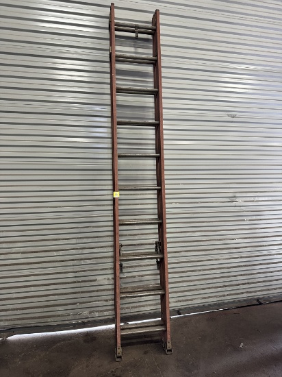 20' EXTENSION LADDER (FIBERGLASS)