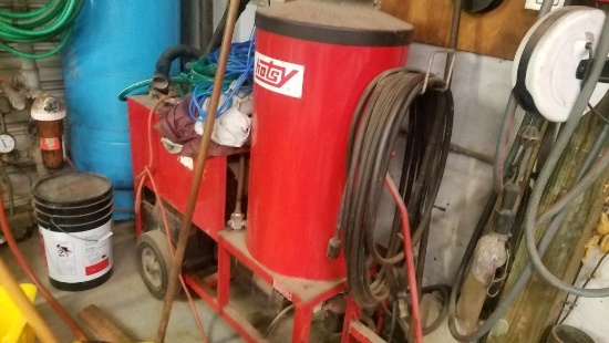 Hotsy Steam Cleaner