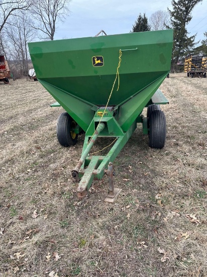 John Deere Fertilizer Spreader