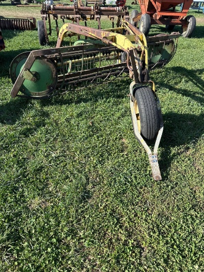 John. Deere Rake