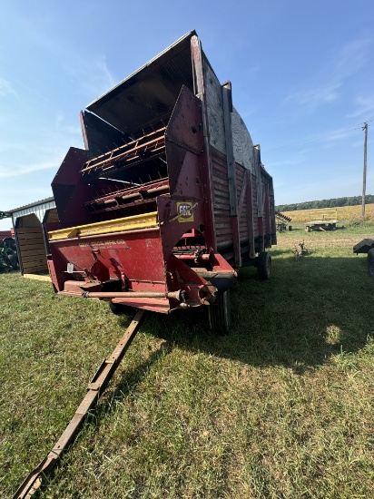 GEHL 3 BEATER FORAGE WAGON