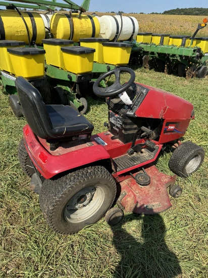 TURO/ WHEEL HORSE LAWN MOWER