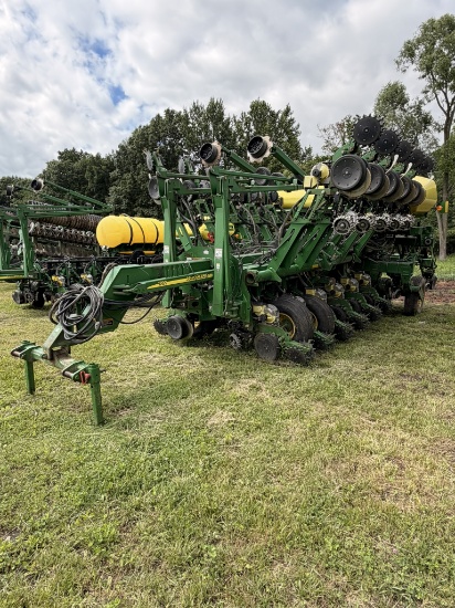 JOHN DEERE 1790 16/31 SPLIT ROW PLANTER