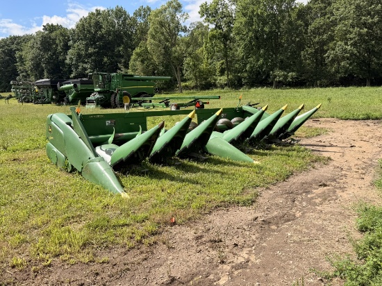 John Deere 608c 8 Row Corn Head