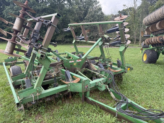 John Deere Model 714 13 Shank Disc Chiesel