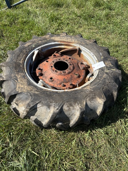 13.6 x 28" TIRE W/ SPIN WHEEL